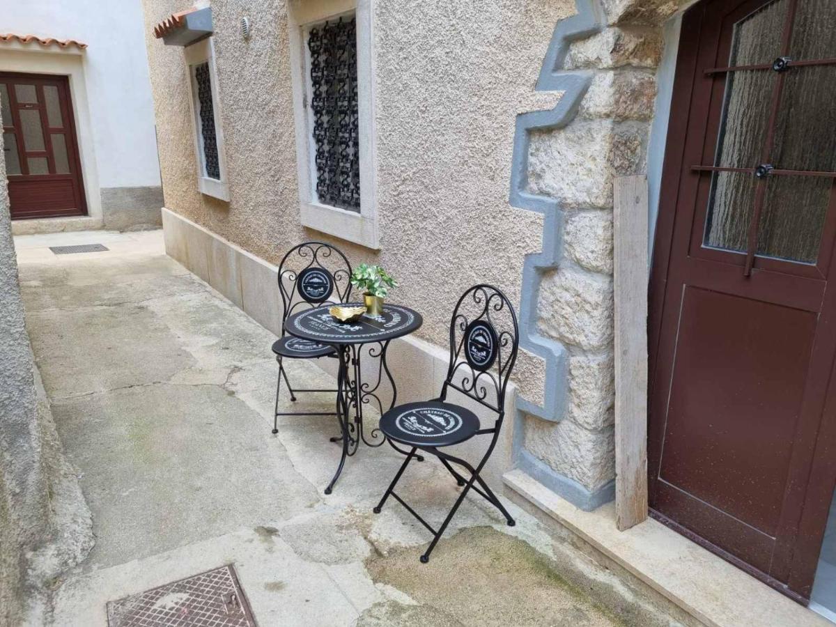 Apartman Ivano Cres Apartment Bagian luar foto
