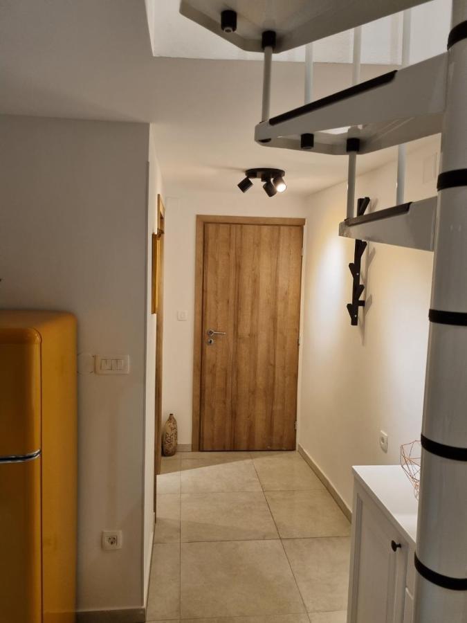 Apartman Ivano Cres Apartment Bagian luar foto